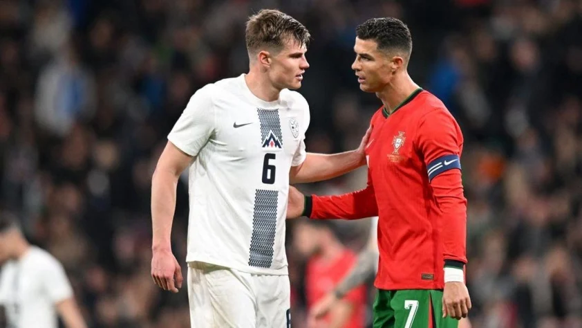 Bồ Đào Nha bất ngờ thua trước Slovenia trong ngày Ronaldo trở lại ĐT Bồ Đào Nha thất bại trong ngày Ronaldo trở lại.
