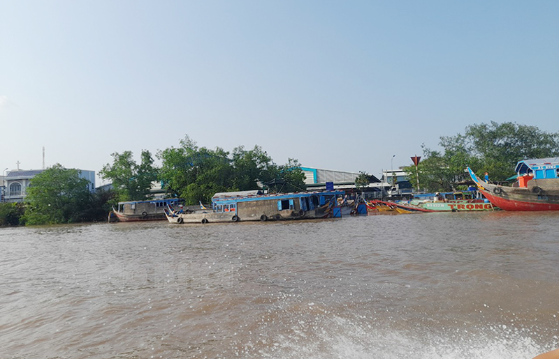 Nhiều sông trên  địa bàn tỉnh đã bị mặn xâm nhập.