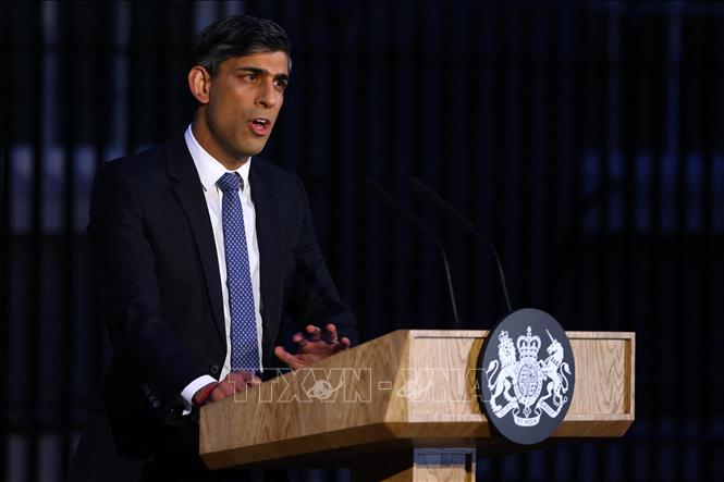 Anh: Hai bộ trưởng từ chức, Thủ tướng Sunak cải tổ Nội các Thủ tướng Anh Rishi Sunak phát biểu tại London ngày 1-3-2024. Ảnh: AFP/TTXVN
