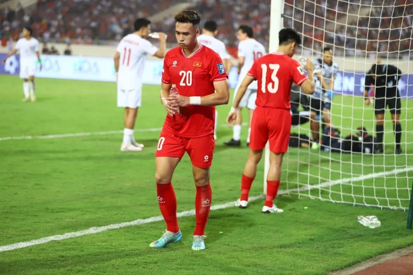 ĐT Việt Nam bị FIFA trừ điểm cực lớn, tụt hạng thê thảm ĐT Việt Nam bị FIFA trừ số điểm cực lớn sau 2 trận thua Indonesia