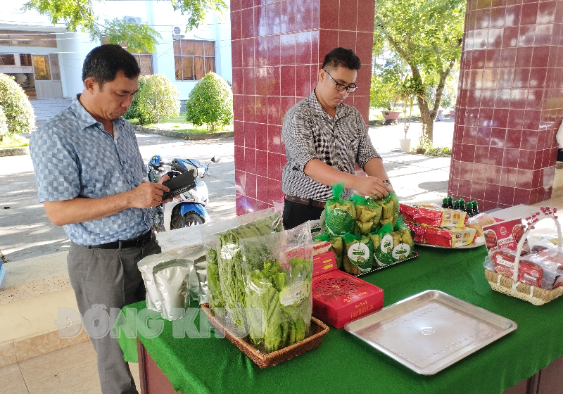 Bình Thạnh gặt hái nhiều kết quả tích cực trong xây dựng nông thôn mới Sản phẩm rau của Hợp tác xã Bình Thạnh đạt chứng nhận OCOP 3 sao.