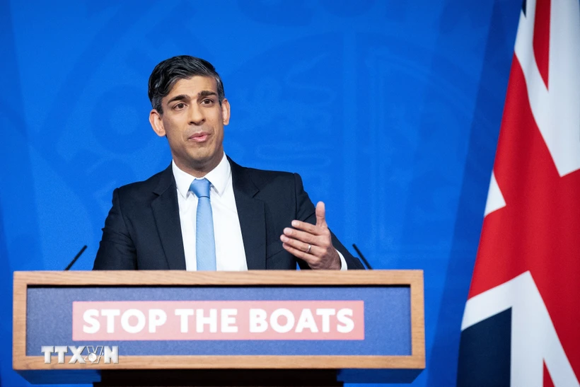 Thăm dò bầu cử tại Anh: Đảng Bảo thủ cầm quyền đối mặt nguy cơ thất bại Thủ tướng Anh Rishi Sunak. (Ảnh: AFP/TTXVN)
