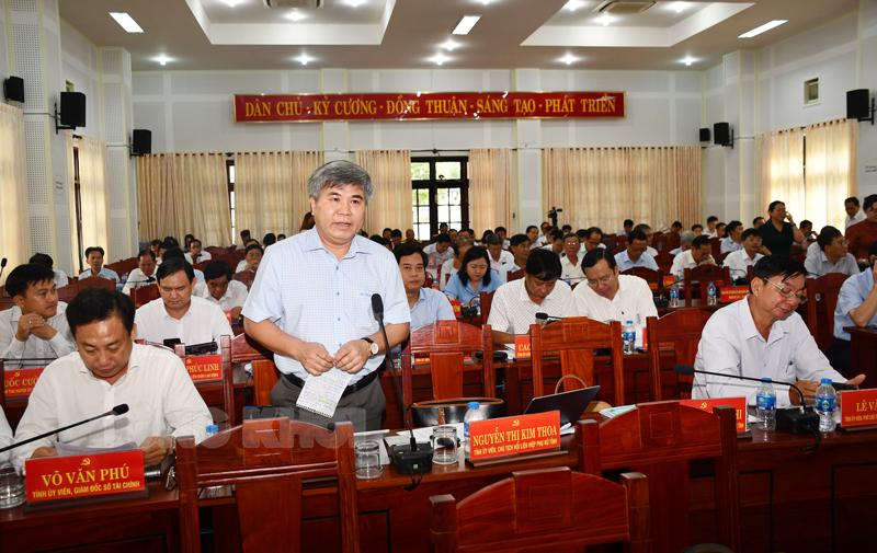 Thảo luận các giải phát phát triển kinh tế - xã hội trong quý II năm 2024 Giám đốc Sở Kế hoạch và Đầu tư Dương Văn Phúc phát biểu. Ảnh: Hữu Hiệp