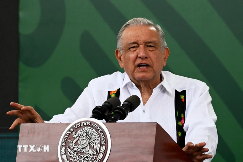 Tổng thống Mexico Andres Manuel Lopez Obrador phát biểu tại cuộc họp báo ở Acapulco ngày 23-11-2023. Ảnh: AFP/TTXVN