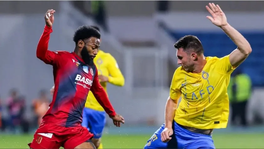 Al Nassr thi đấu bế tắc trong ngày Ronaldo ngồi dự bị từ đầu (Ảnh: Getty).