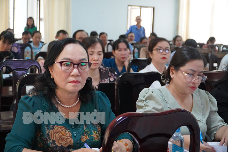 Đại biểu tham dự hội nghị triển khai tháng hành động vì an toàn thực phẩm