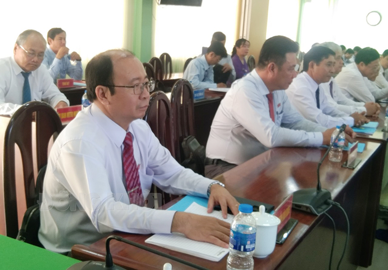 Đại biểu tham dự Kỳ họp thứ 13, HĐND huyện Bình Đại khóa XII, nhiệm kỳ 2021 - 2026.