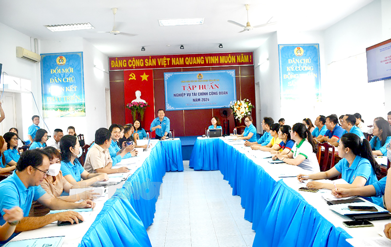 Có 82 kế toán công đoàn được tập huấn công tác tài chính công đoàn năm 2024
