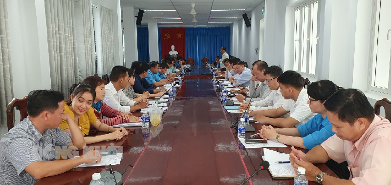 Chi cục Chăn nuôi và Thú y tỉnh làm việc với huyện Mỏ Cày Nam để kiểm tra công tác phòng, chống bệnh dại.