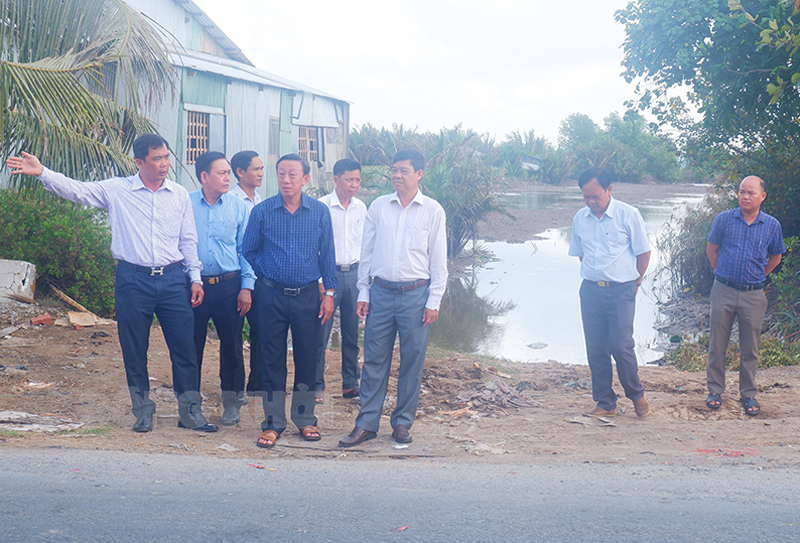 Tin hoạt động các huyện, thành phố ngày 17-4-2024 Khen thưởng cho các tập thể và cá nhân có thành tích xuất sắc. Ảnh: Ngọc Vũ