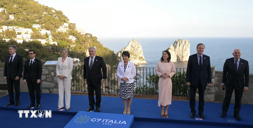 Ngoại trưởng Nhóm G7 chụp ảnh chung tại đảo Capri, Italy ngày 19-4-2024. (Ảnh: AFP/TTXVN)