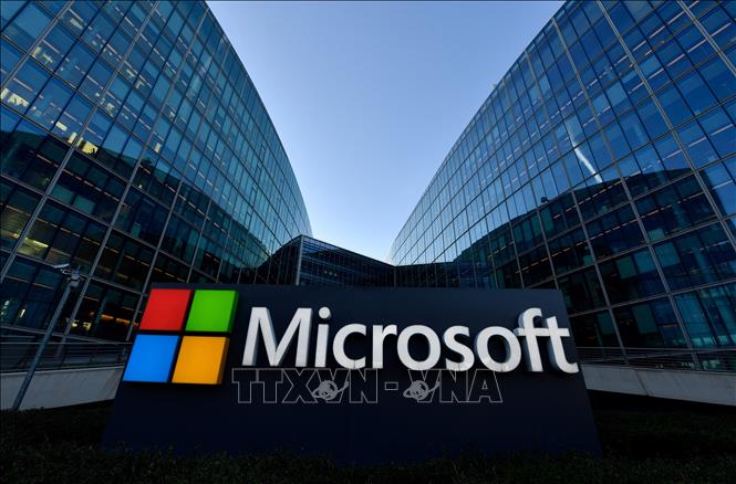 Biểu tượng Microsoft tại trụ sở ở Paris, Pháp. Ảnh minh họa: AFP/TTXVN