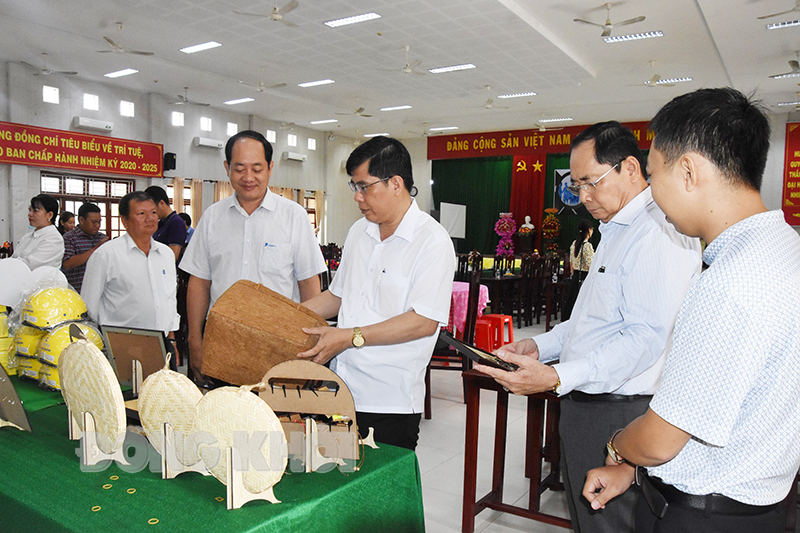 Toàn tỉnh thành lập mới 1.577 doanh nghiệp Hội doanh nghiệp huyện Giồng Trôm năng động có nhiều cách làm mới giúp doanh nghiệp trên địa bàn phát triển.