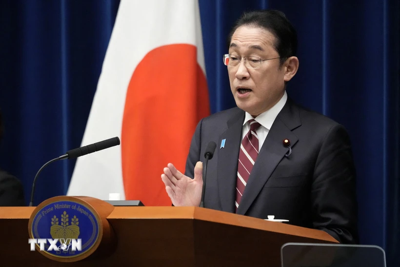 Thủ tướng Nhật Bản Fumio Kishida phát biểu tại cuộc họp báo ở Tokyo ngày 28-3-2024. (Ảnh: AFP/TTXVN)