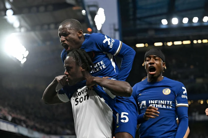 Chelsea dễ dàng đả bại Tottenham trên sân nhà