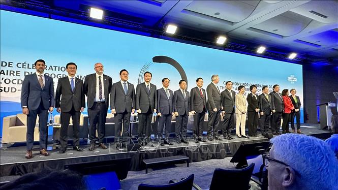 Bộ trưởng Ngoại giao Bùi Thanh Sơn tham dự Hội nghị Hội đồng Bộ trưởng OECD 2024 Bộ trưởng Ngoại giao Bùi Thanh Sơn tham dự Lễ Kỷ niệm 10 năm thành lập Chương trình khu vực Đông Nam Á (SEARP) của OECD.