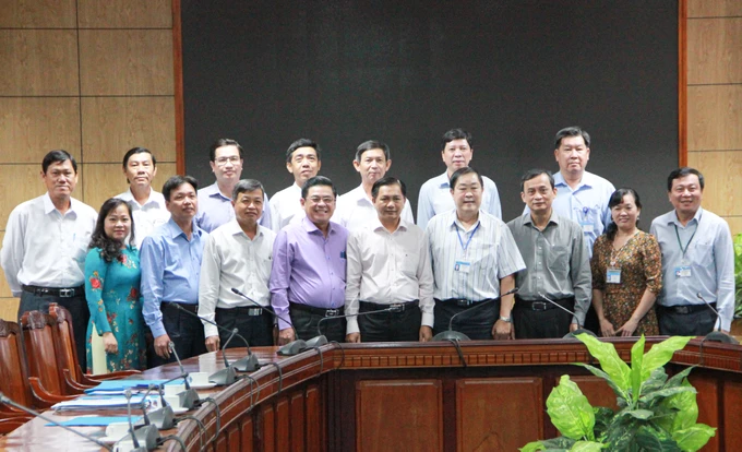 Bộ Giáo dục - Đào tạo phê duyệt chủ trương thành lập Phân hiệu Trường Đại học Cần Thơ tại Sóc Trăng Buổi làm việc đầu tiên giữa lãnh đạo UBND tỉnh Sóc Trăng và Trường Đại học Cần Thơ về đề xuất thành lập Phân hiệu Trường Đại học Cần Thơ tại tỉnh Sóc Trăng.