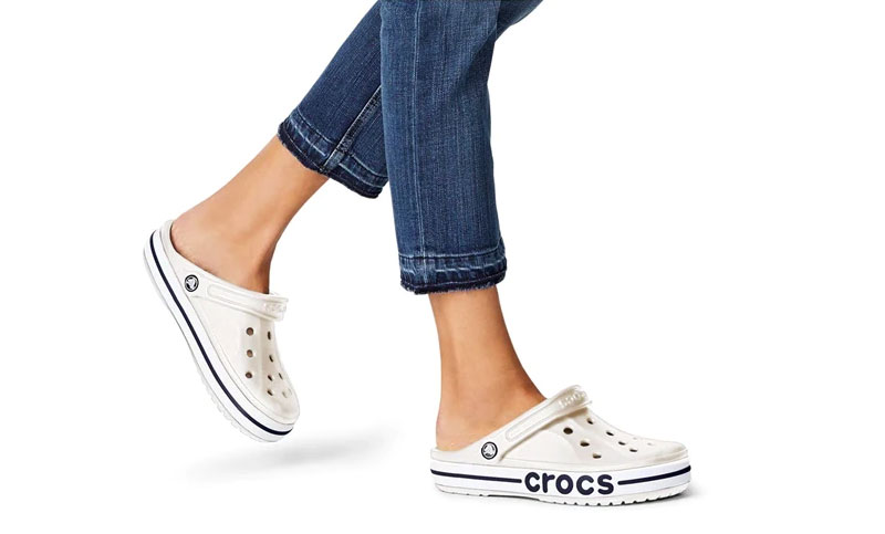TOP 5+ mẫu dép Crocs chính hãng siêu HOT - siêu bền bỉ
