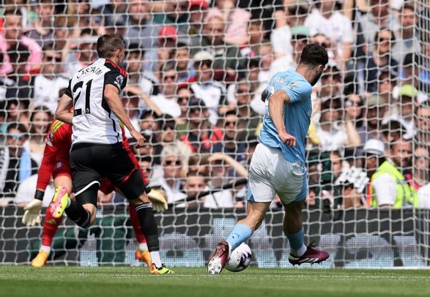 Đè bẹp Fulham, Man City vươn lên ngôi đầu Ngoại hạng Anh Gvardiol ghi bàn mở tỷ số cho Man City (Ảnh: Internet)