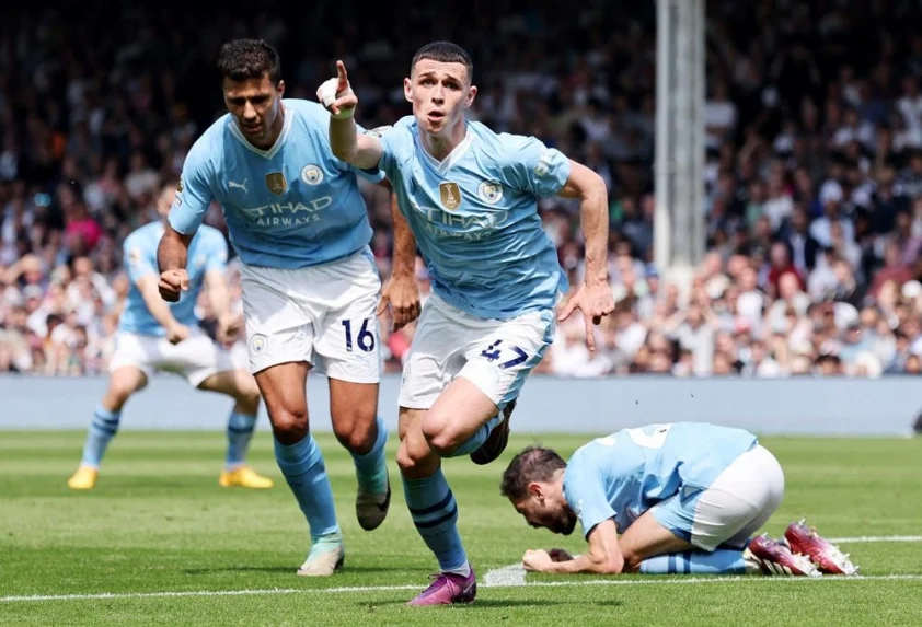 Đè bẹp Fulham, Man City vươn lên ngôi đầu Ngoại hạng Anh Foden lập công nhân đôi cách biệt (Ảnh: Internet)