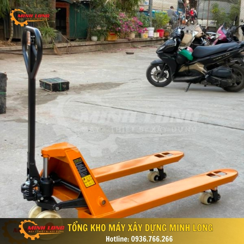 Cập nhật bảng giá xe nâng tay được ưa chuộng nhất 2024