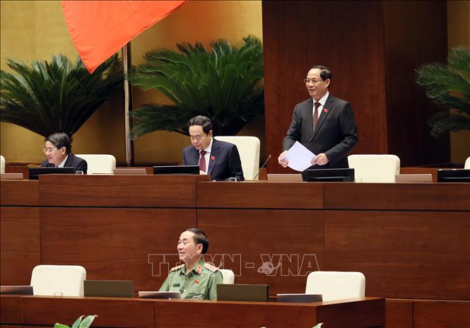Phó Chủ tịch Quốc hội Trần Quang Phương điều hành phiên họp. Ảnh: An Đăng/TTXVN