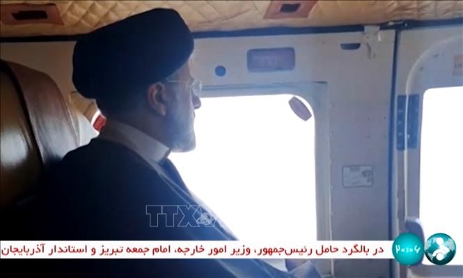 Cuba: Tuyên bố quốc tang tưởng niệm Tổng thống Iran Hình ảnh do đài truyền hình nhà nước Iran IRINN phát ngày 19-5-2024: Tổng thống Iran Ebrahim Raisi trên trực thăng trước khi gặp sự cố ở tỉnh Đông Azerbaijan, phía Tây Bắc Iran. Ảnh tư liệu: AFP/TTXVN