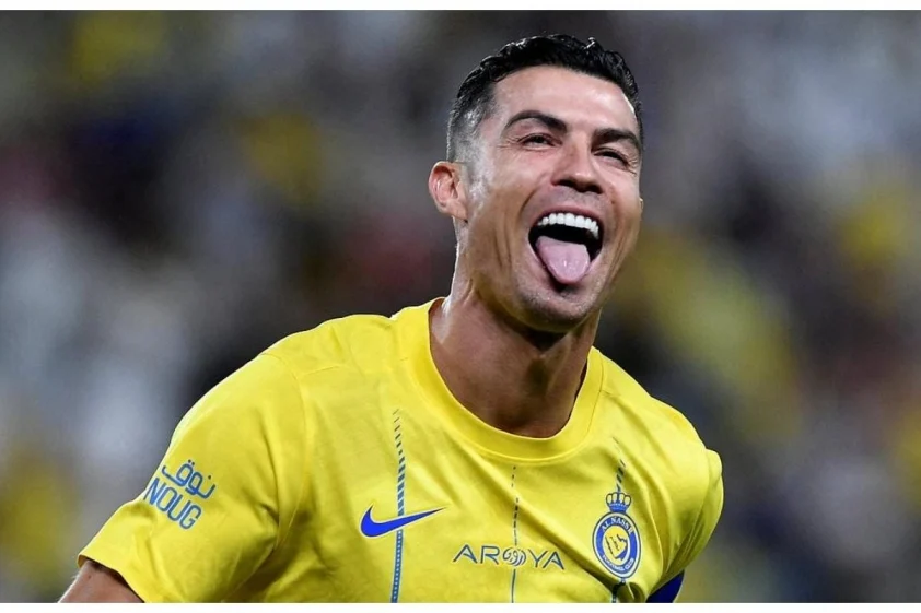 Ronaldo lập 1 cú đúp bàn thắng hoàn hảo. Ảnh: Al Nassr.