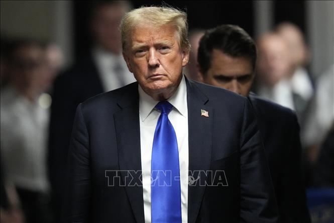 Cựu Tổng thống Mỹ Donald Trump rời Tòa án hình sự Manhattan ở New York, sau phiên xét xử ngày 30-5-2024. Ảnh minh họa: AFP/TTXVN