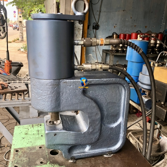 Mua máy đột lỗ thuỷ lực ở đâu uy tín tại TP. Hồ Chí Minh?