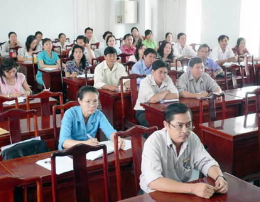 Tập huấn nghiệp vụ cho cán bộ công đoàn cơ sở