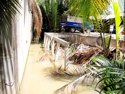 Cần xử lý việc xây dựng công trình lấn chiếm kênh rạch công cộng