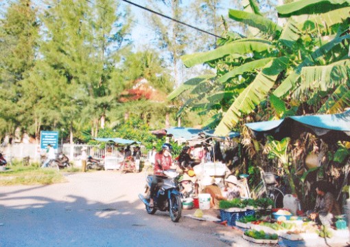 Nỗi lo của người dân trước tình trạng lấn chiếm lòng, lề đường