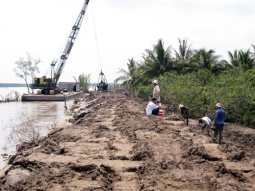 Người dân Tam Hiệp mong muốn công trình đê bao sớm hoàn thành