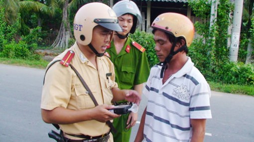 Tăng cường kiểm tra, kéo giảm tai nạn giao thông đường bộ