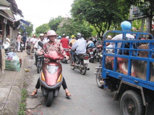 An toàn giao thông trước cổng trường