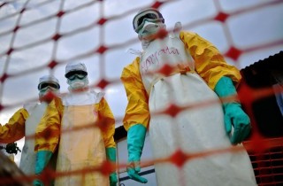 Virus Ebola quay trở lại châu Âu với ca lây nhiễm ở Anh