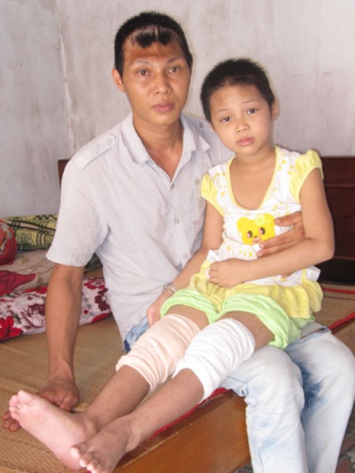 Nổ lốp xe máy, một gia đình lâm vào cảnh khốn khó