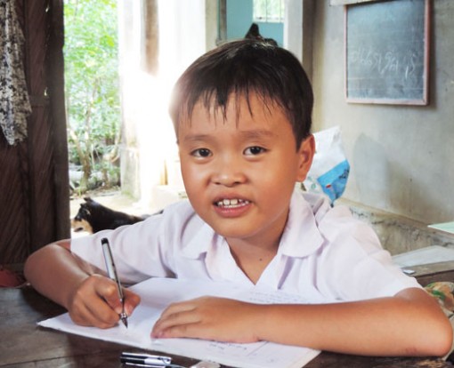 “Mong con được tiếp tục đến trường”