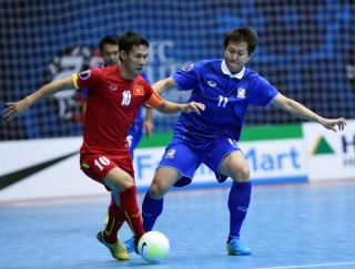 Futsal VN lại vấp ngã trước Thái Lan