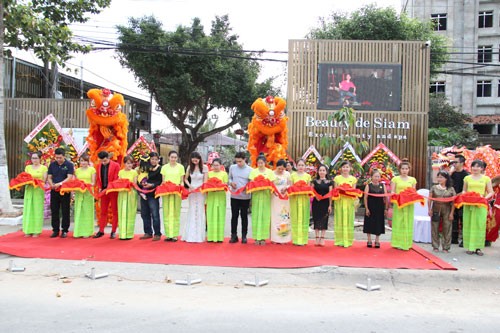 Tưng bừng khai trương Trung tâm làm đẹp công nghệ Thái Lan tại Bến Tre