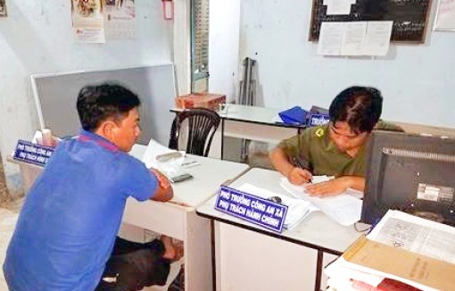 Xử phạt 2 phương tiện khai thác cát sông trái phép