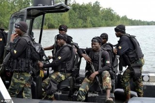 Lật tàu quân sự ở Cameroon, hàng chục binh sỹ mất tích