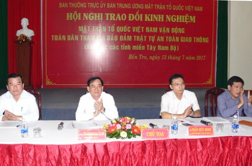 Trao đổi kinh nghiệm vận động toàn dân tham gia bảo đảm trật tự an toàn giao thông