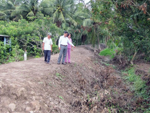 Cần sớm hoàn thành đê bao tại xã Tam Hiệp