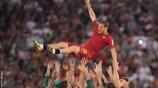 Totti nghỉ hưu, làm giám đốc AS Roma