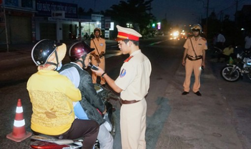 Phấn đấu giữ vững trật tự an toàn giao thông