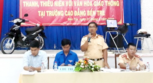 Tọa đàm thanh thiếu niên với văn hóa giao thông