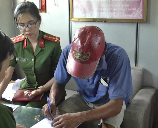 Chợ Lách: Tăng cường kiểm tra khai thác cát trên các tuyến sông