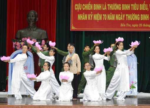 Sân khấu hóa nhân vật, sự kiện lịch sử